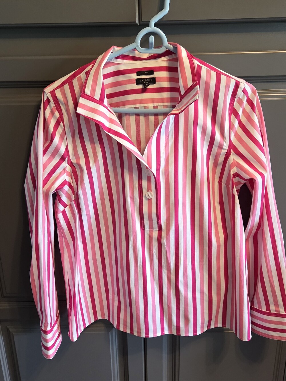 NWOT TALBOTS NONIRON BLOUSE MEDIUM PETITE